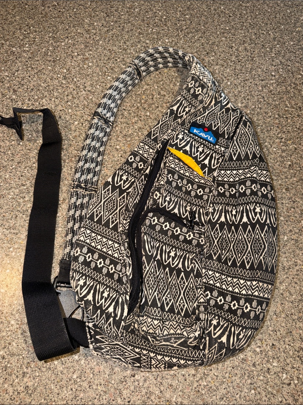 Kavu Black & White Patterned Sling Bag
